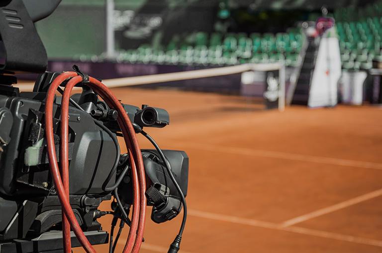 kamera na korcie tenisowym